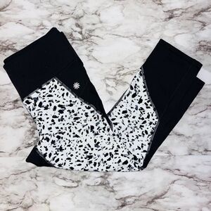 Athleta | Stealth Trucool Capri Cropped Leggings | Black & White | Women's | M